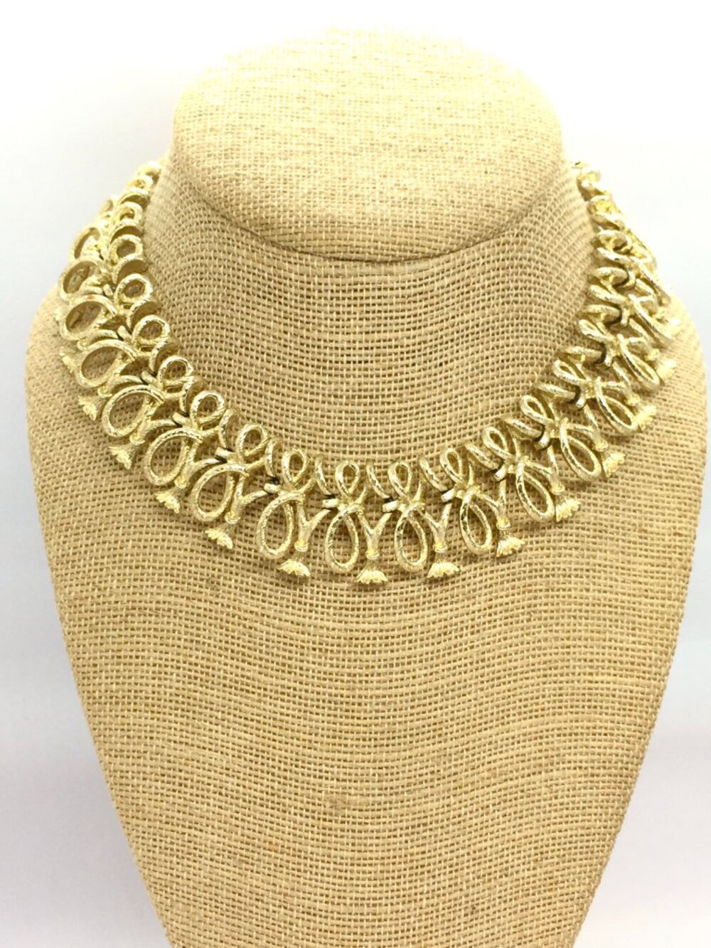 VINTAGE LISNER NECKLACE Gold Tone Wide Openwork Collar Bib MCM Statement